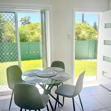Cosy Sunlit Home Away From Home Baulkham Hills Exterior photo