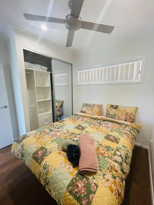Cosy Sunlit Away From Villa Baulkham Hills